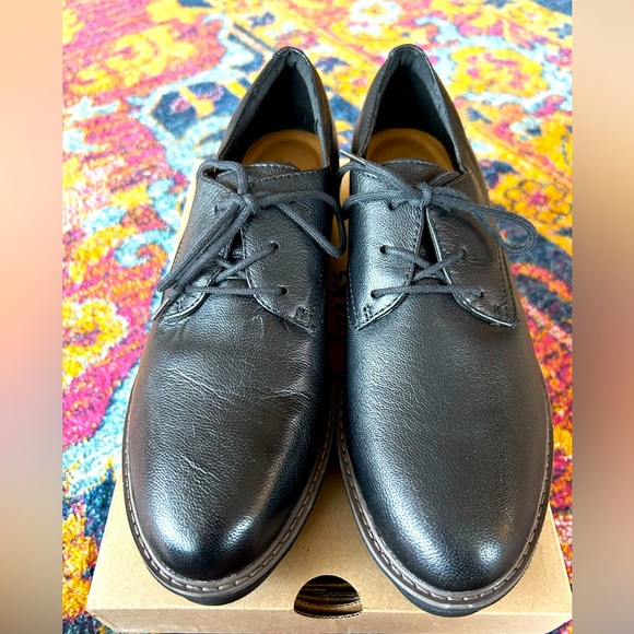Clarks Black Lace-up Loafers - Picture 1 of 5